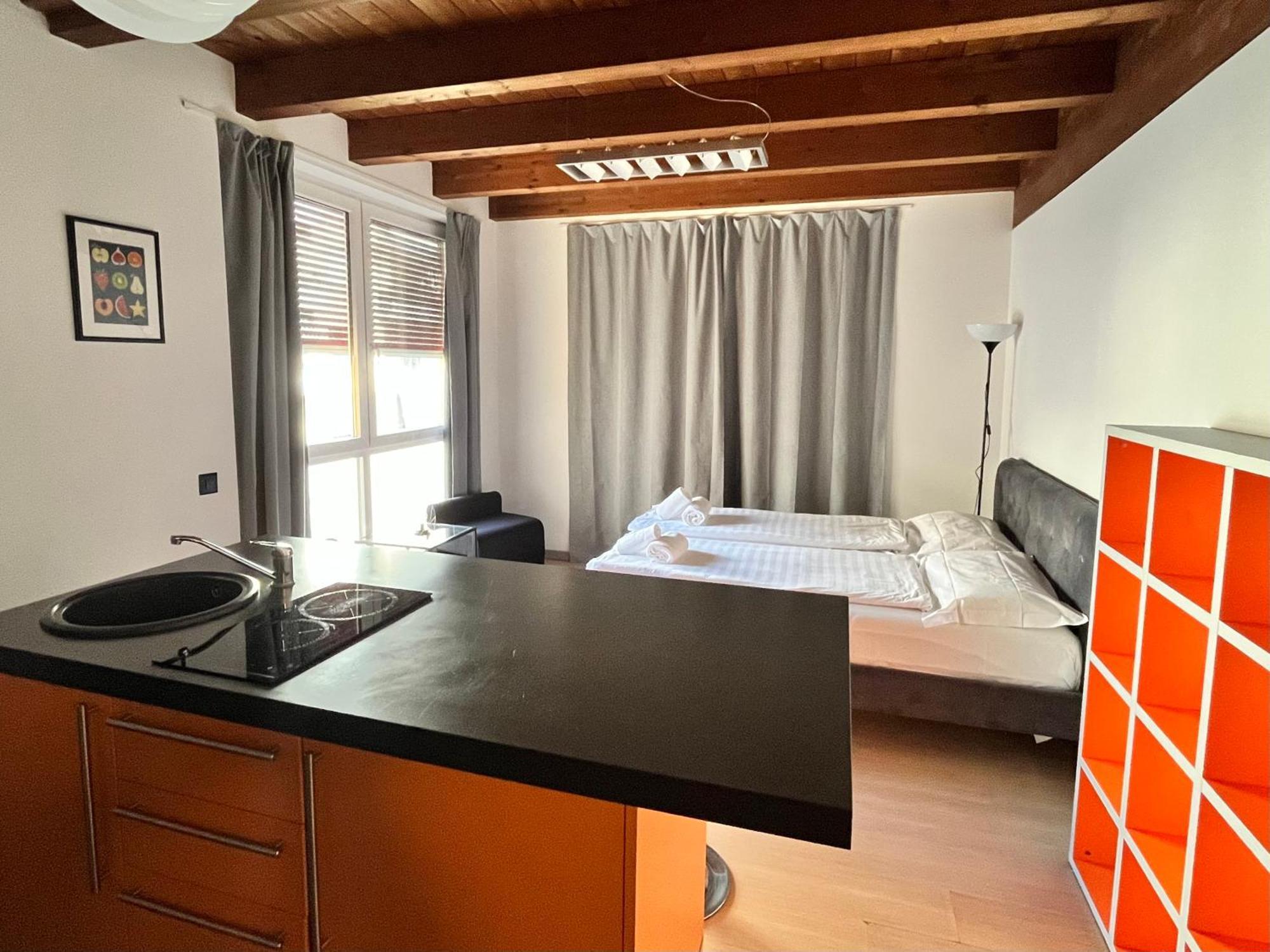 Guesthouse University By Lr - Self Check In Lugano Extérieur photo